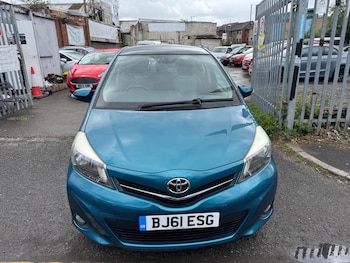 Used Toyota Yaris 2011 for sale - 79328910: Photo