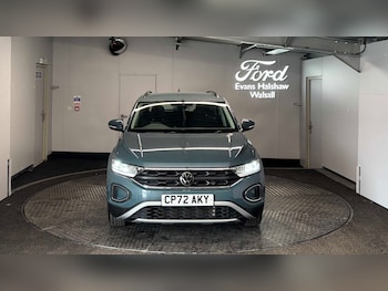 Used Volkswagen T-Roc 2023 for sale - 79065449: Photo
