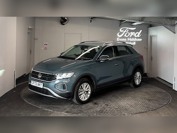 Used Volkswagen T-Roc 2023 for sale - 79065449: Photo