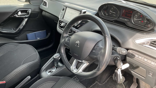 Used Peugeot 208 2019 for sale - 76218234: Photo 6
