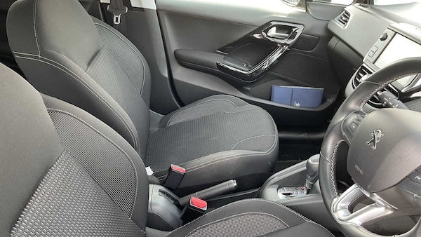Used Peugeot 208 2019 for sale - 76218234: Photo 7