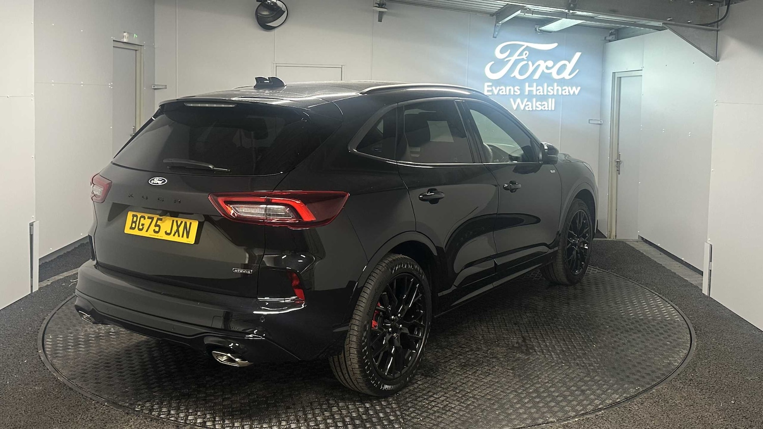 Used Ford Kuga 2025 for sale - 76889880: Photo 2