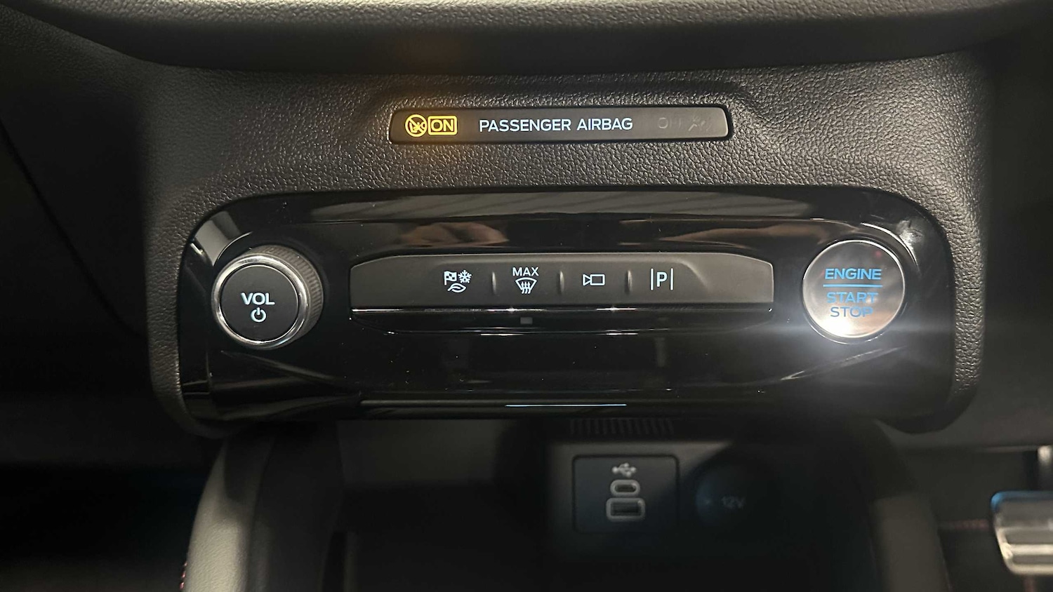 Used Ford Kuga 2025 for sale - 76889880: Photo 23