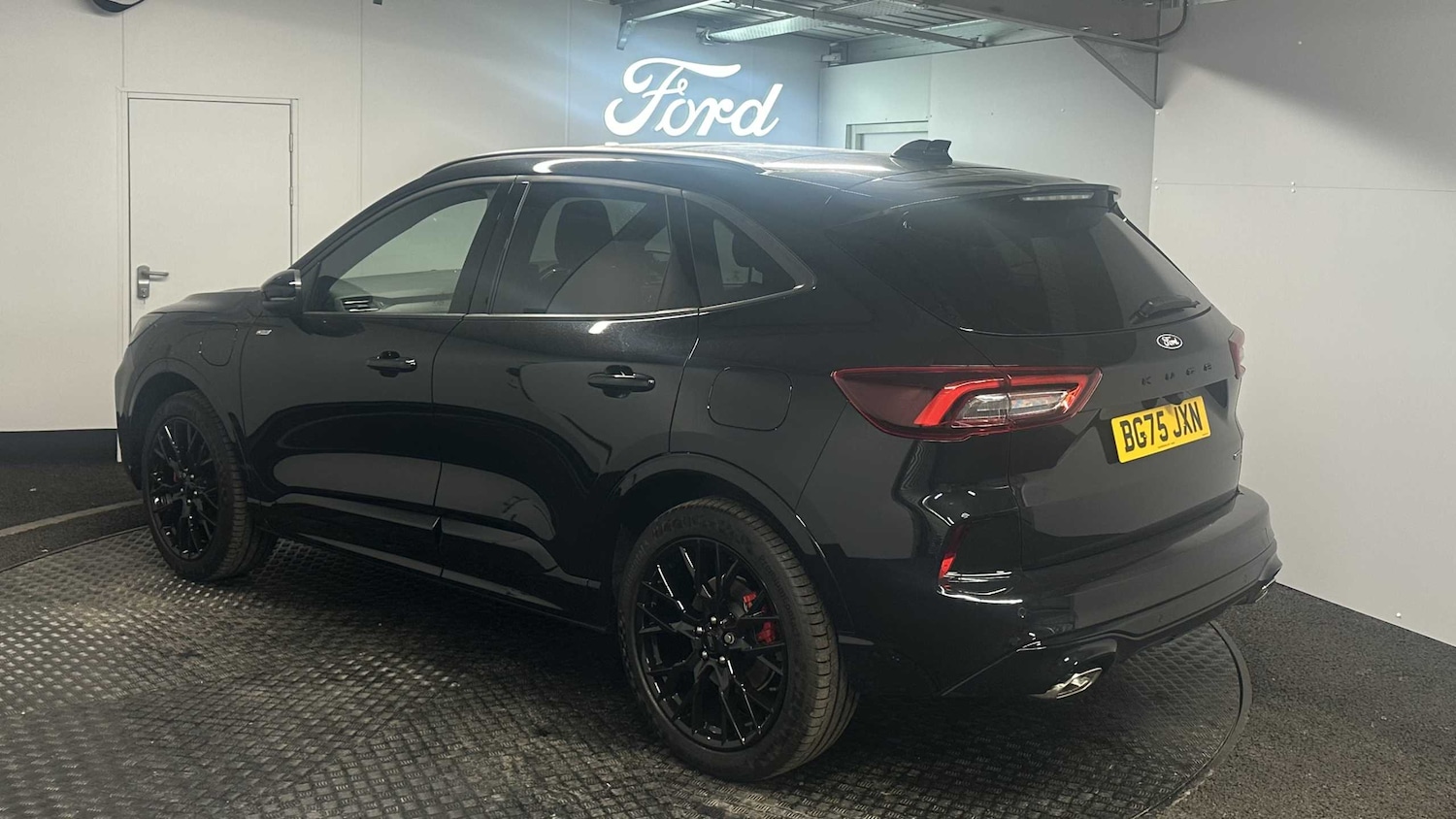 Used Ford Kuga 2025 for sale - 76889880: Photo 3