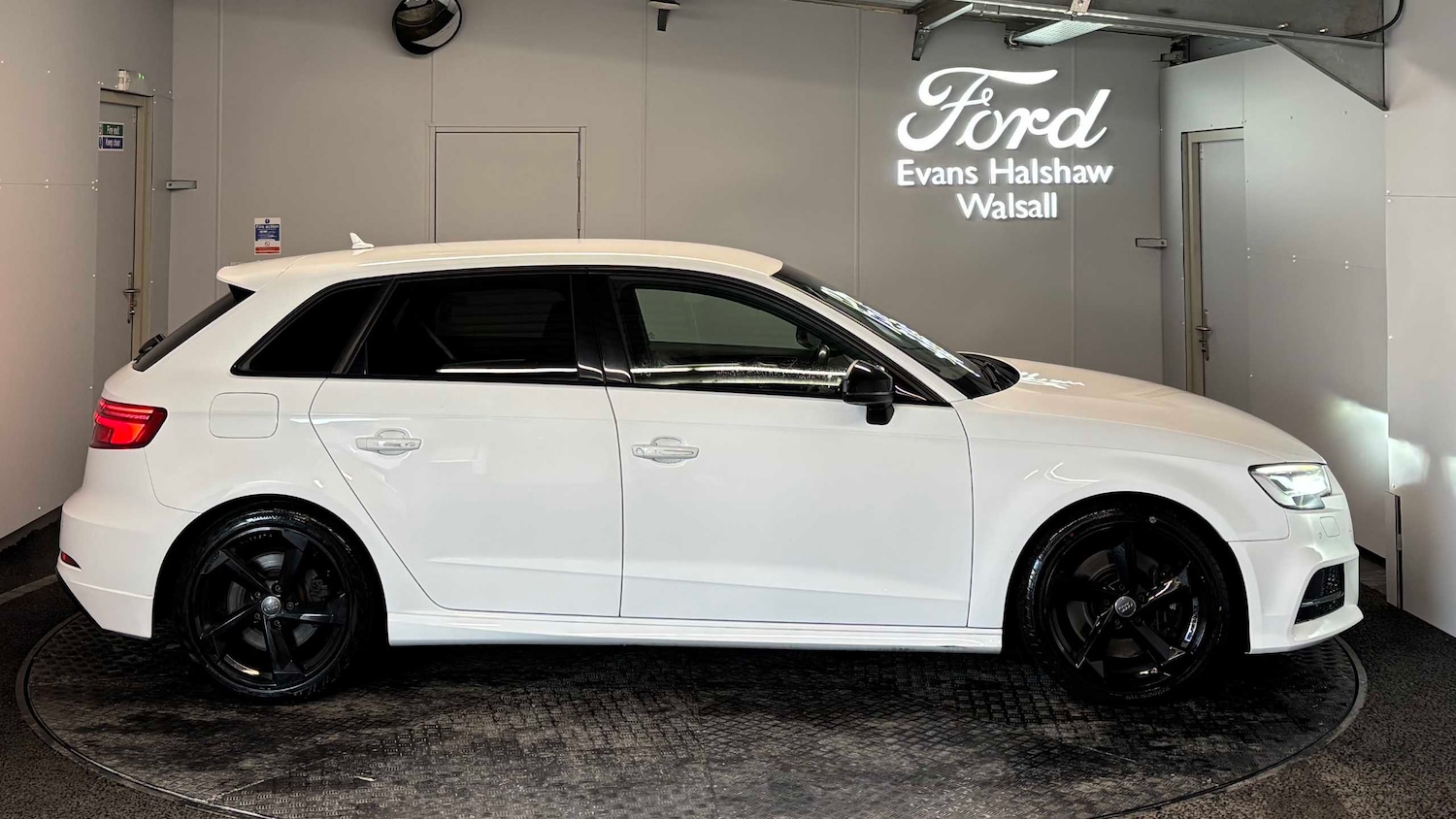 Used Audi A3 2017 for sale - 77983290: Photo 4