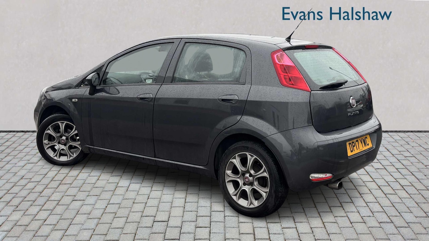 Used Fiat Punto 2017 for sale - 77601184: Photo 2