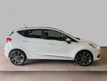 Used Ford Fiesta 2018 for sale - 76272180: Photo