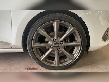 Used Ford Fiesta 2018 for sale - 76272180: Photo