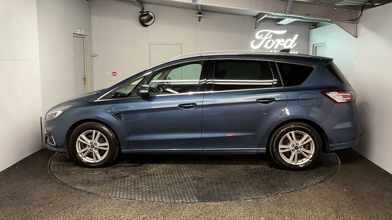 Used Ford S-Max 2022 for sale - 76339525: Photo 4