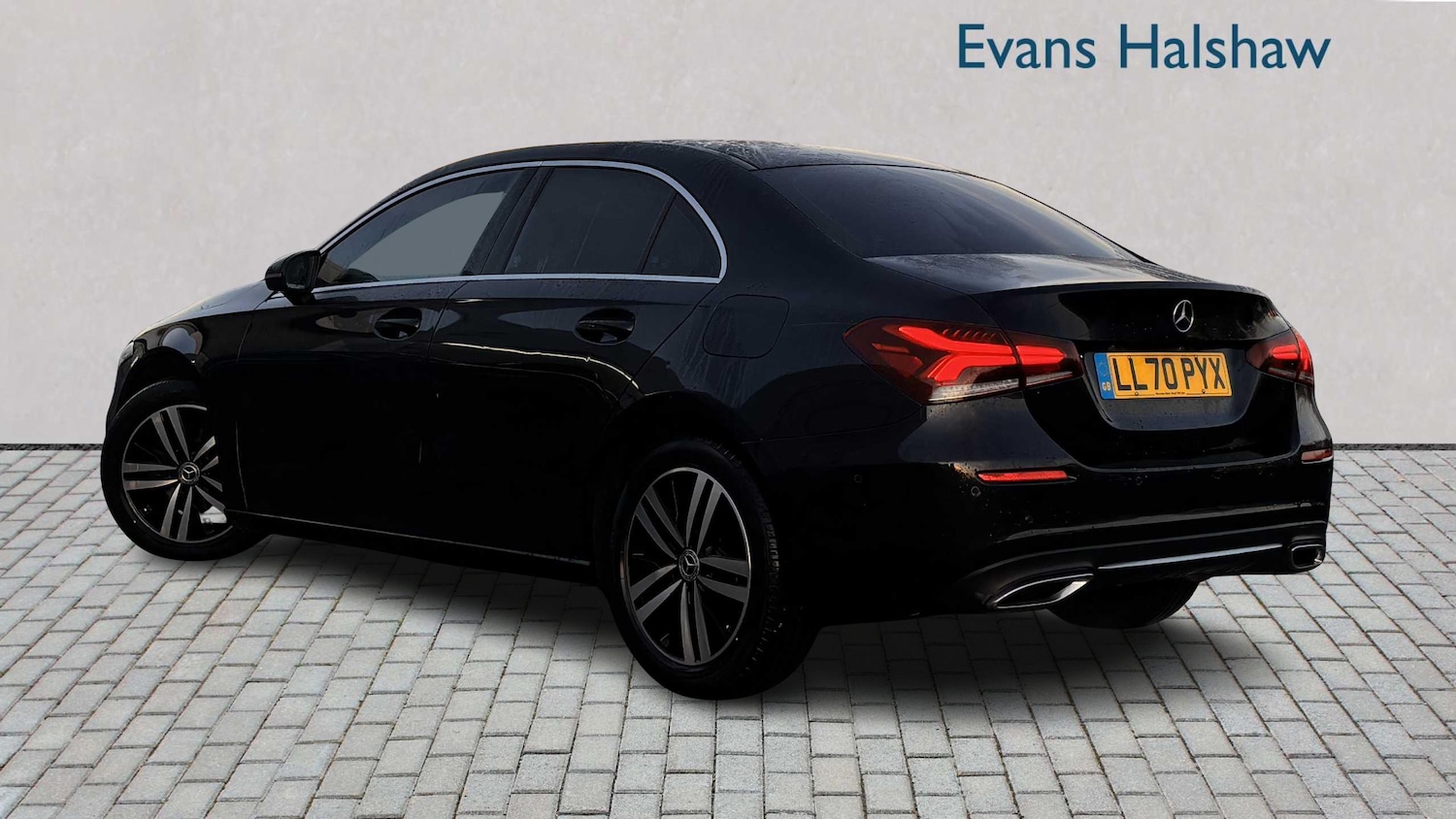 Used Mercedes-Benz A-Class 2020 for sale - 76928960: Photo 2