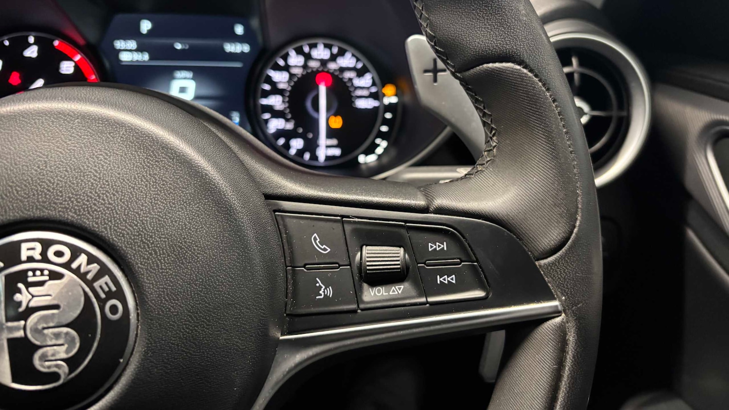 Used Alfa Romeo Giulia 2017 for sale - 77726657: Photo 17