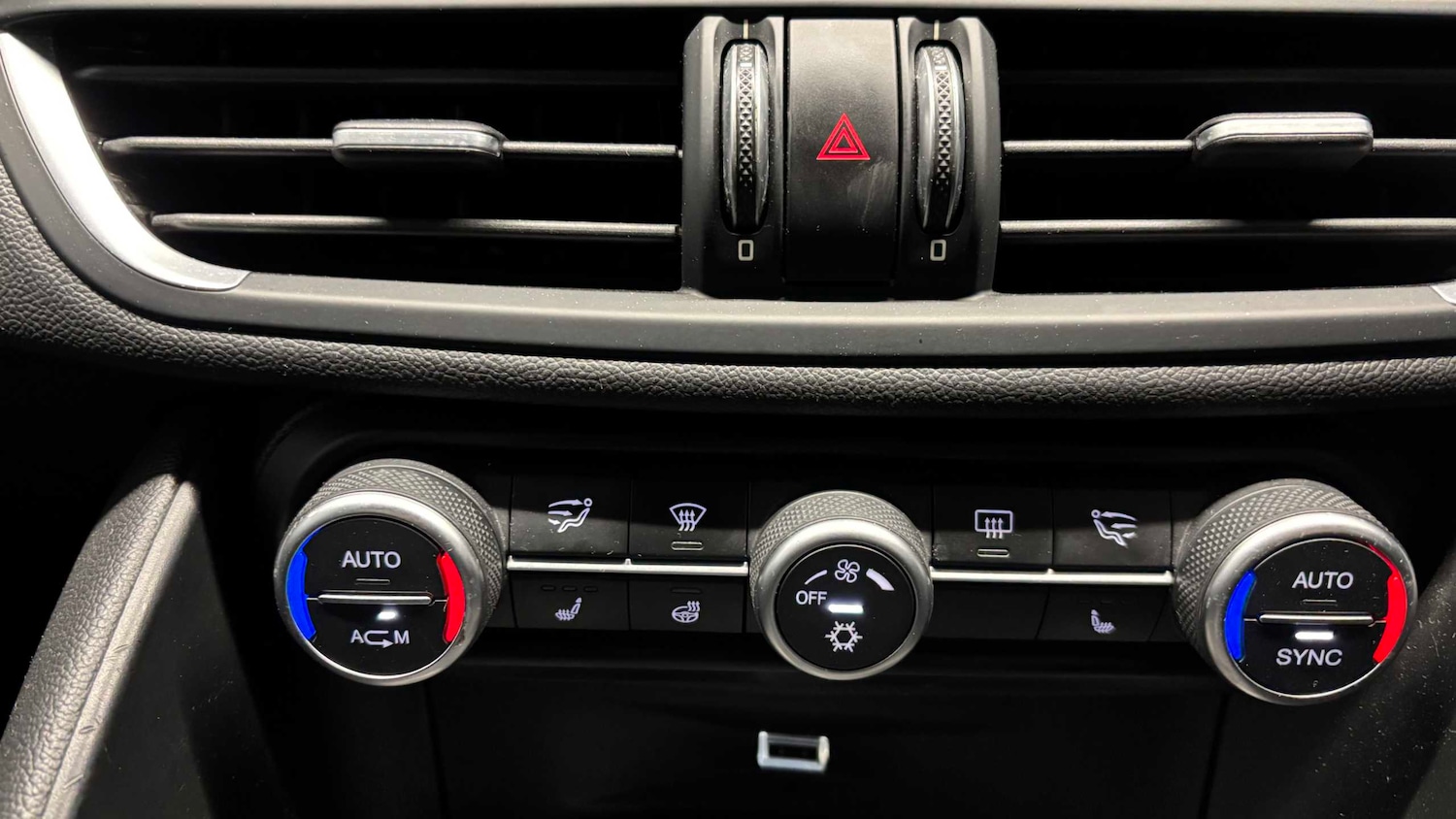 Used Alfa Romeo Giulia 2017 for sale - 77726657: Photo 21