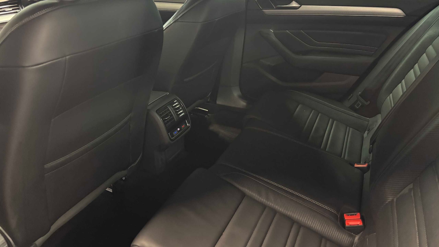 Used Volkswagen Passat 2020 for sale - 76576083: Photo 24