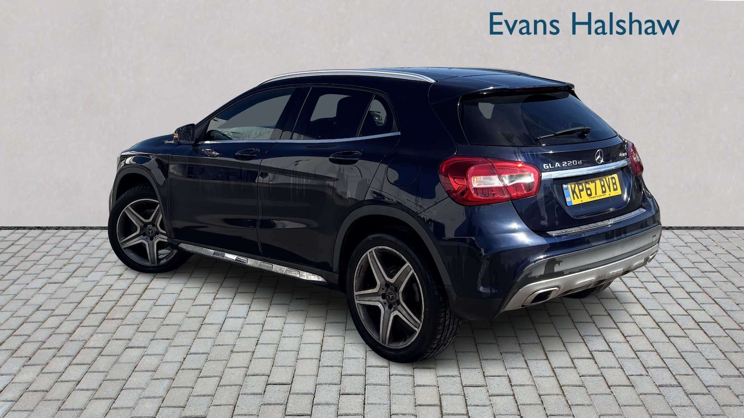 Used Mercedes-Benz GLA 2017 for sale - 78161555: Photo 2