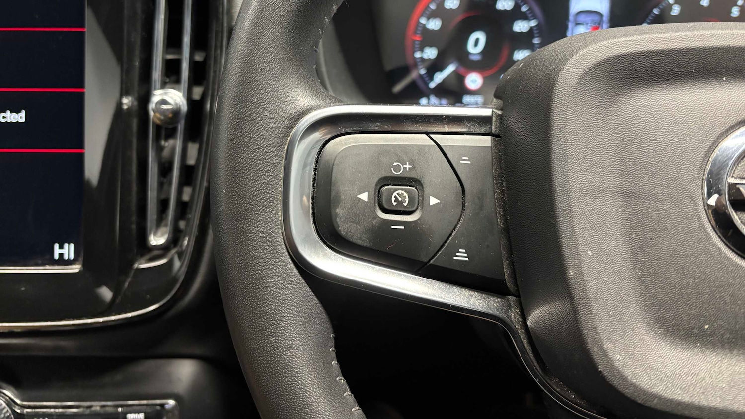 Used Volvo XC40 2020 for sale - 76916072: Photo 12