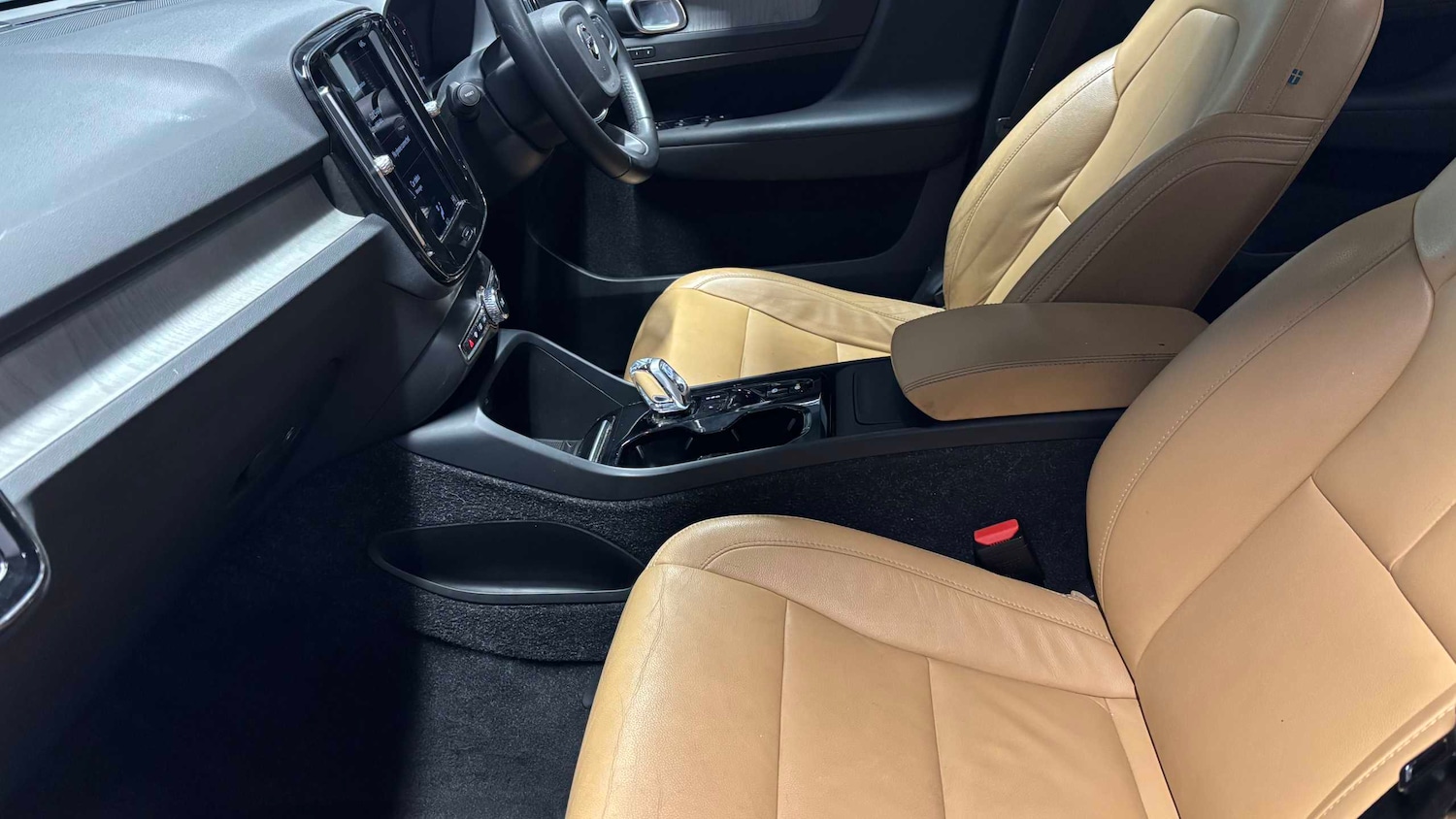 Used Volvo XC40 2020 for sale - 76916072: Photo 27