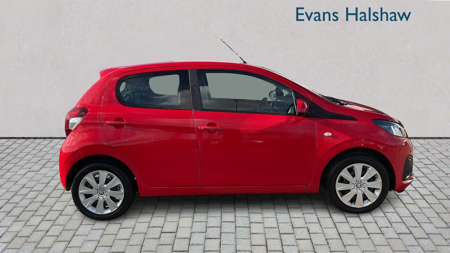 Used Peugeot 108 2016 for sale - 76390660: Photo 2