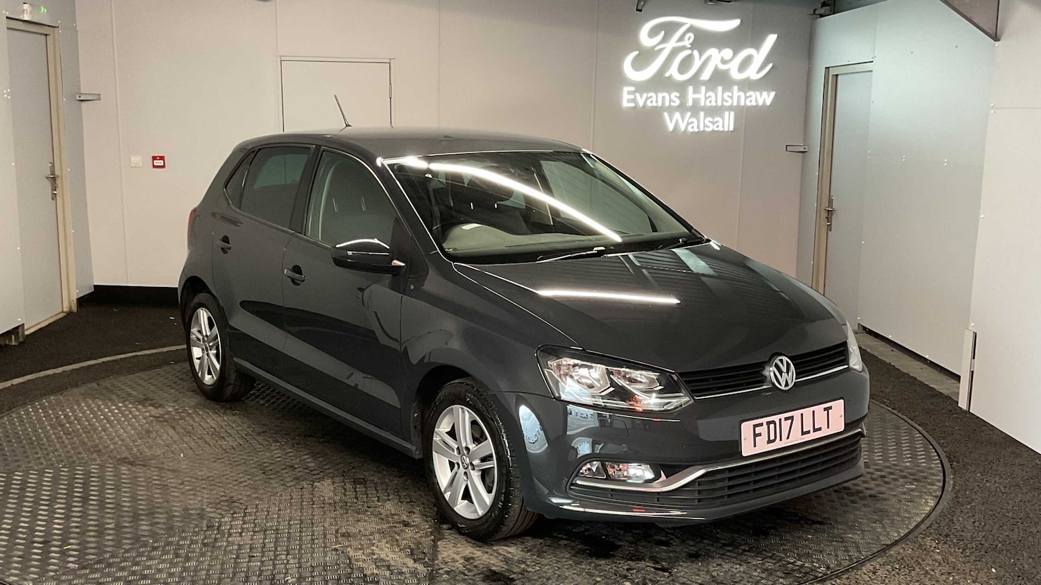 Used Volkswagen Polo 2017 for sale - 76329311: Photo 1