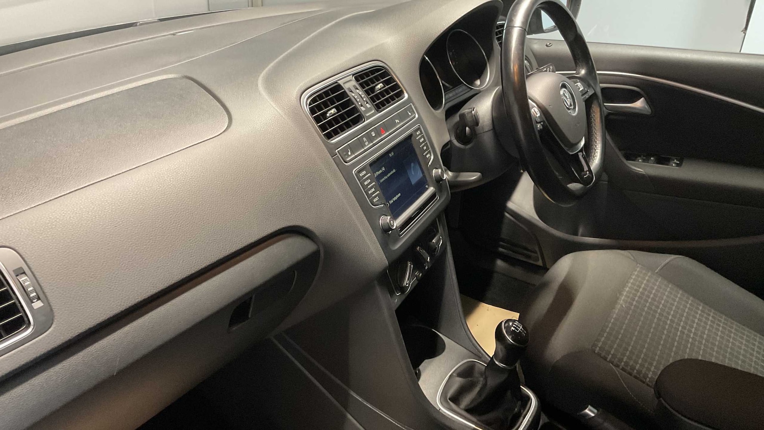 Used Volkswagen Polo 2017 for sale - 76329311: Photo 20