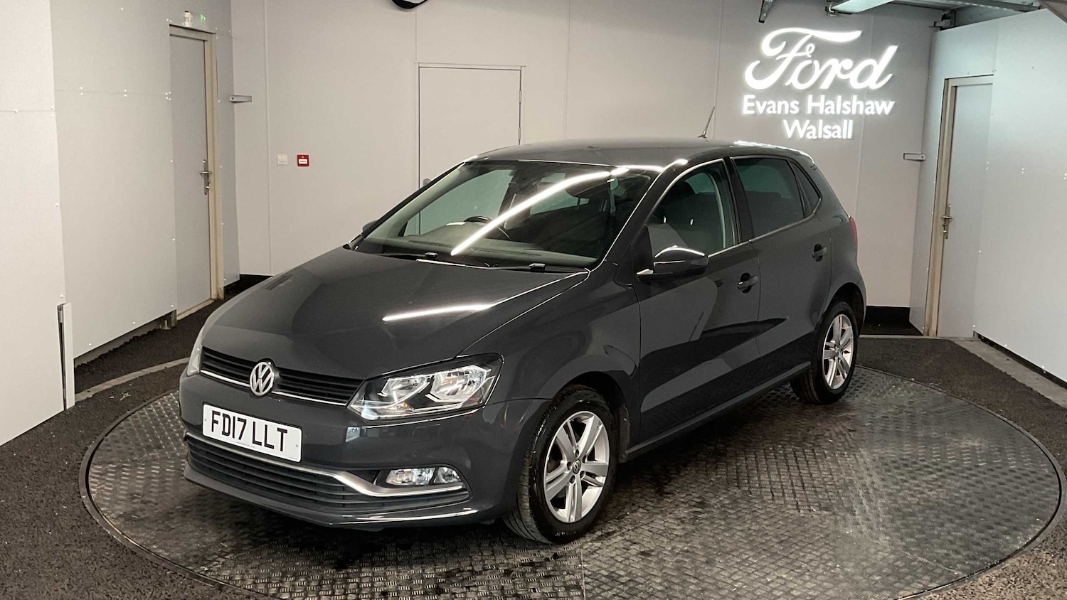 Used Volkswagen Polo 2017 for sale - 76329311: Photo 3