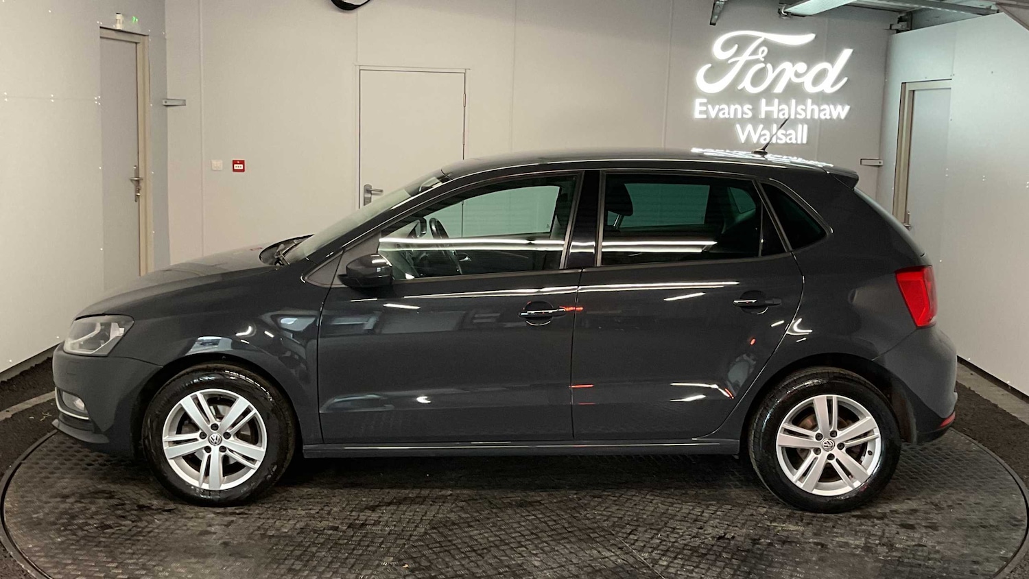 Used Volkswagen Polo 2017 for sale - 76329311: Photo 4