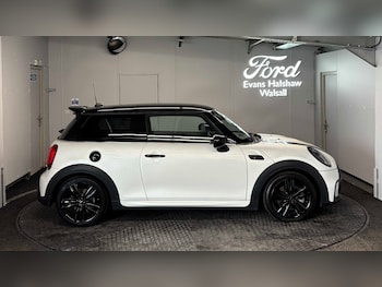 Used MINI Hatch 2022 for sale - 79339780: Photo