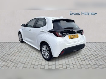 Used Toyota Yaris 2021 for sale - 76501934: Photo