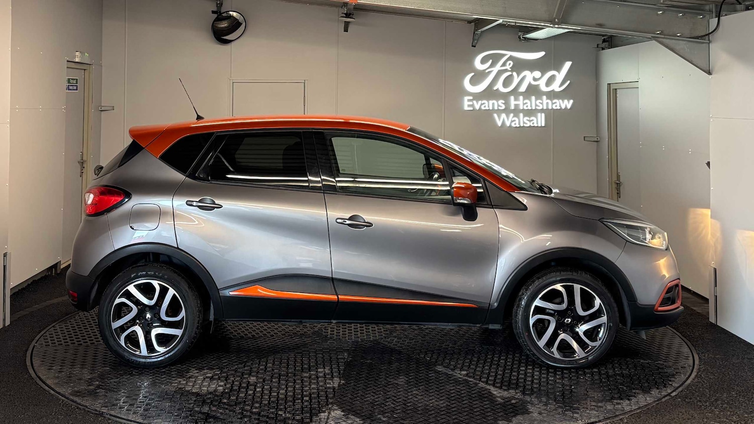 Used Renault Captur 2016 for sale - 77972596: Photo 4