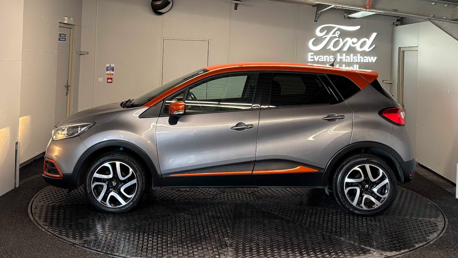 Used Renault Captur 2016 for sale - 77972596: Photo 8