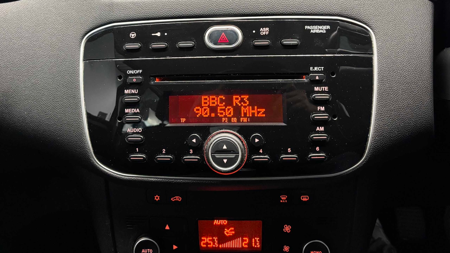 Used Fiat Punto 2017 for sale - 77711239: Photo 18