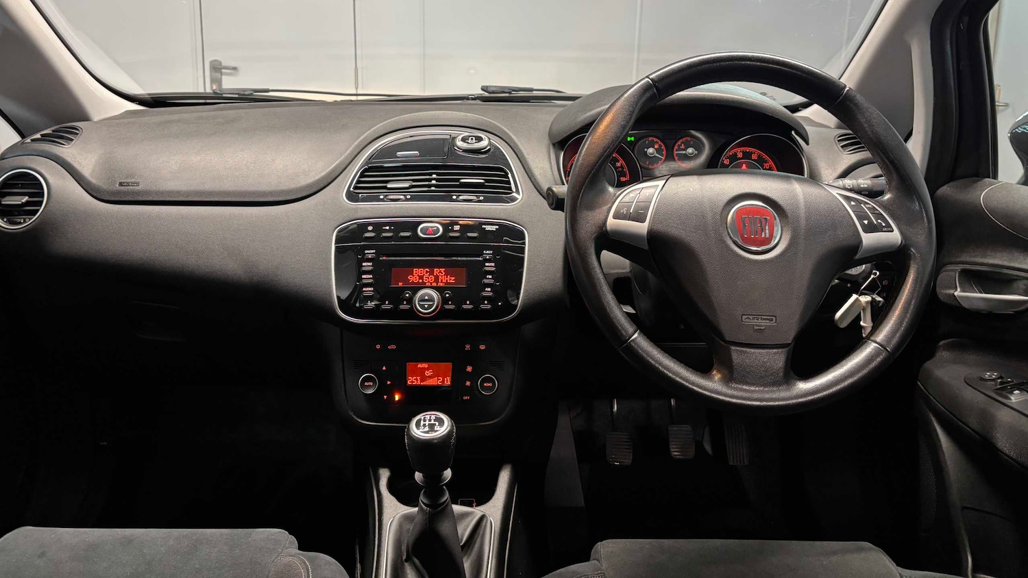 Used Fiat Punto 2017 for sale - 77711239: Photo 23