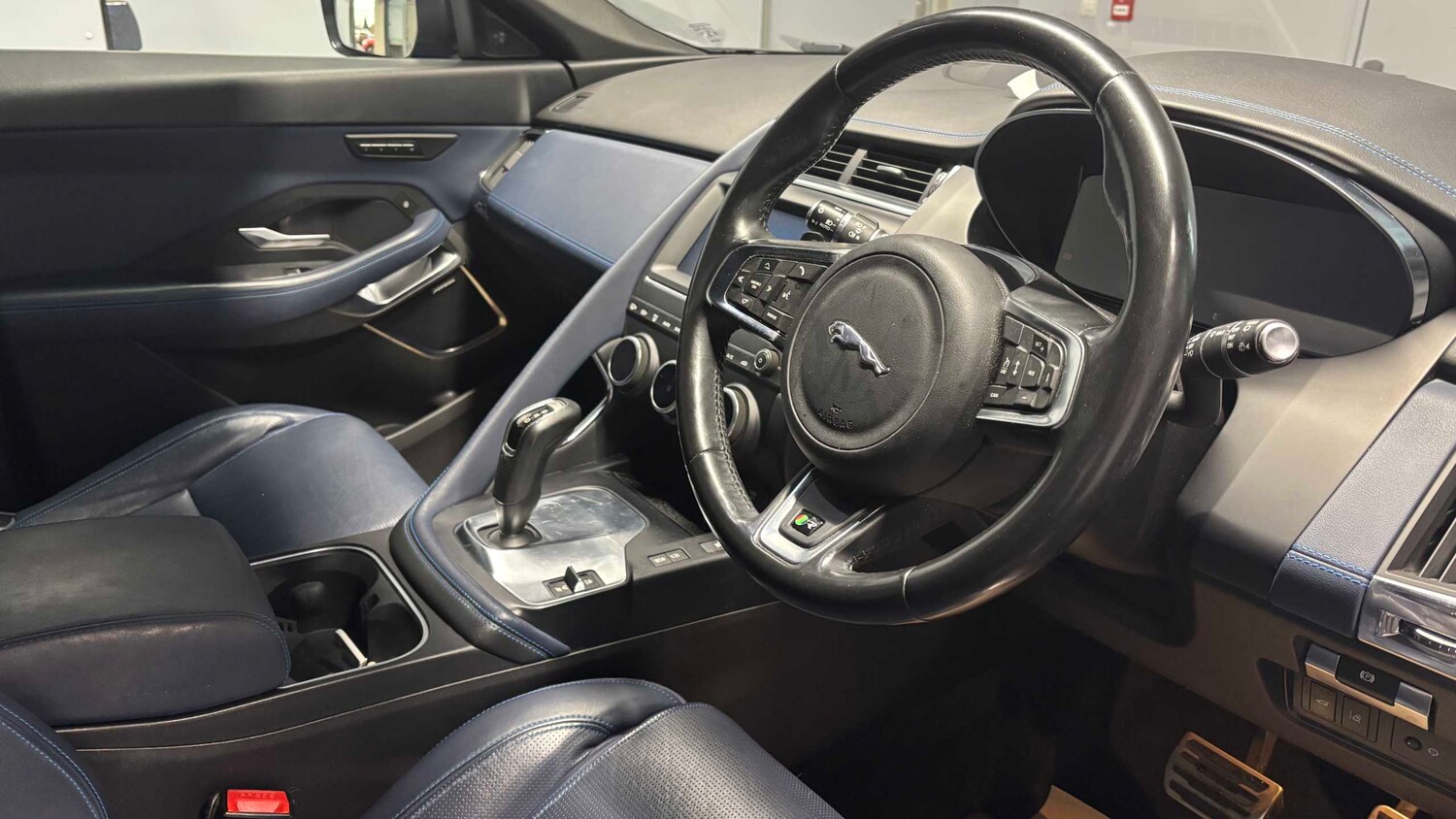 Used Jaguar E-Pace 2017 for sale - 76329206: Photo 13