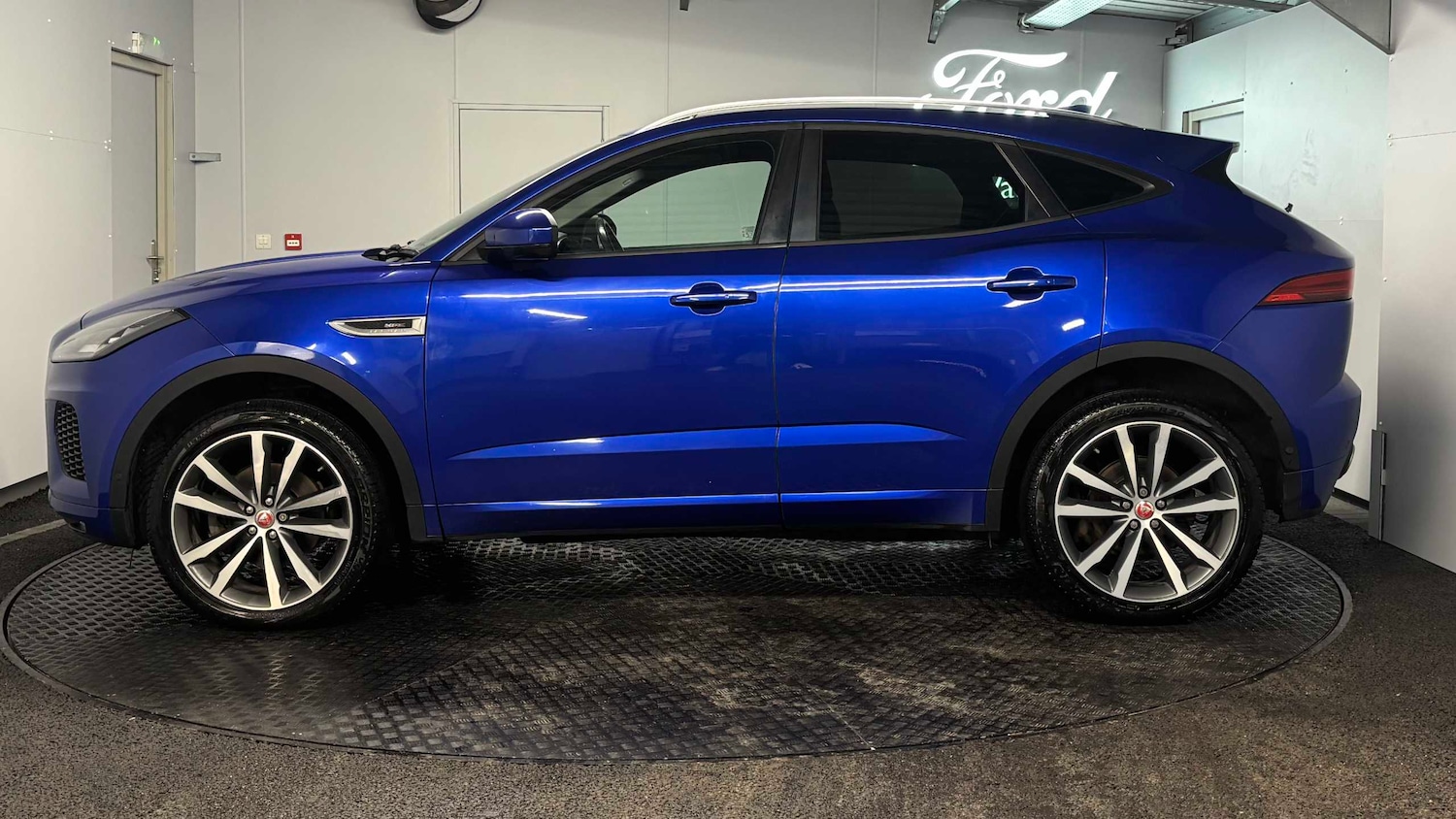 Used Jaguar E-Pace 2017 for sale - 76329206: Photo 8