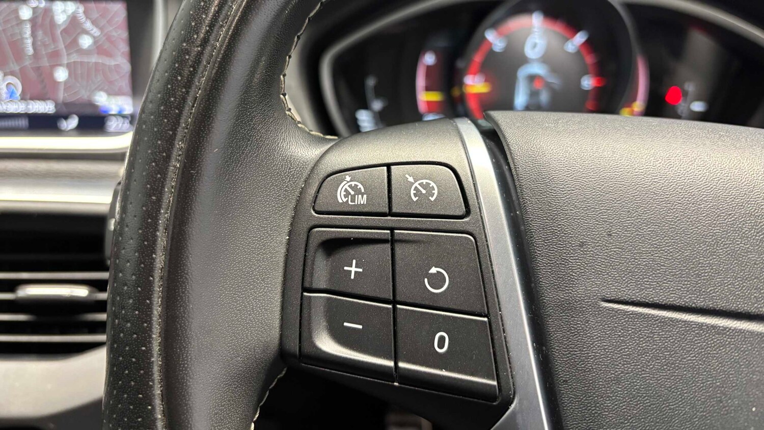 Used Volvo V40 2019 for sale - 76789426: Photo 16