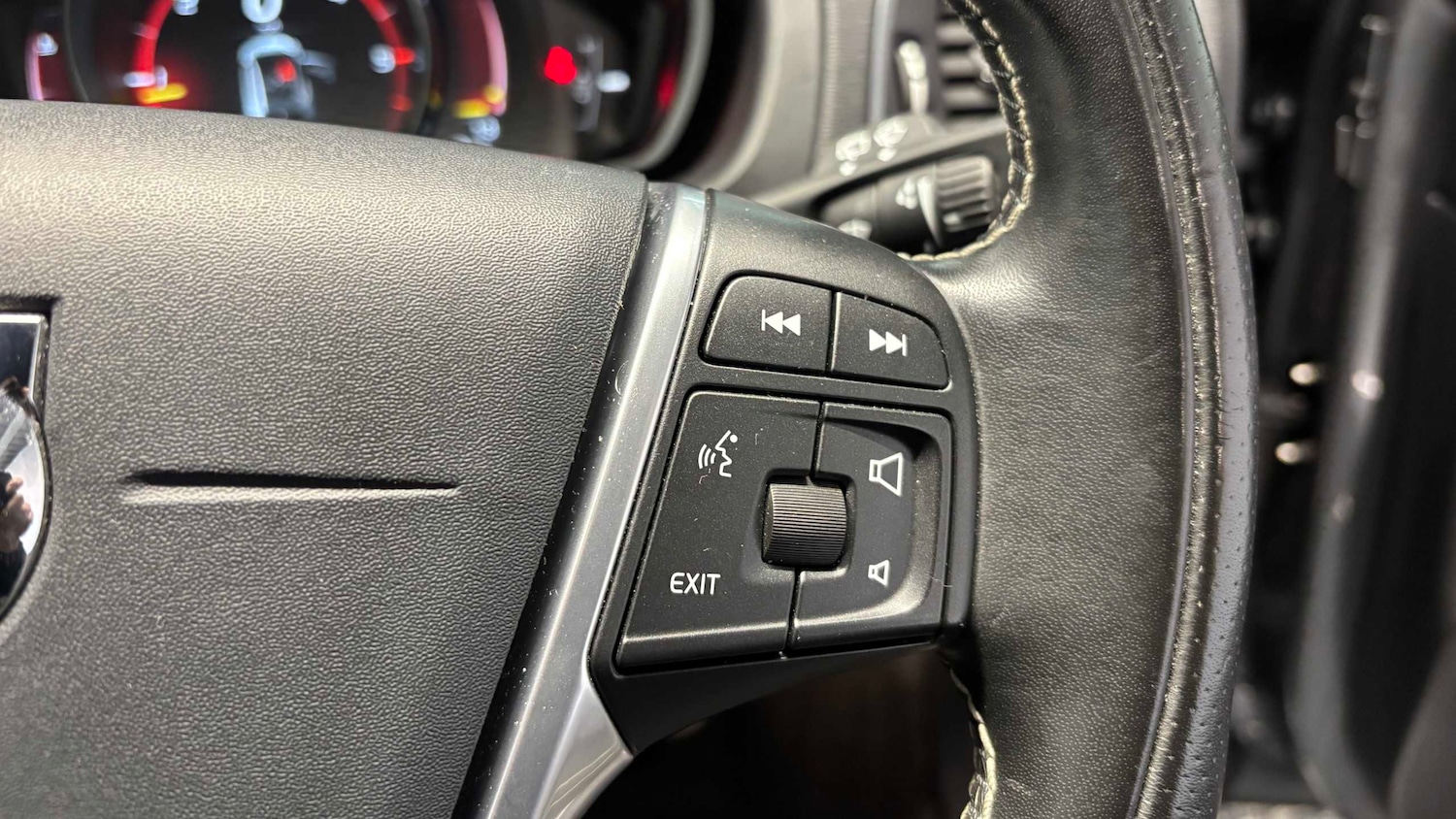 Used Volvo V40 2019 for sale - 76789426: Photo 17