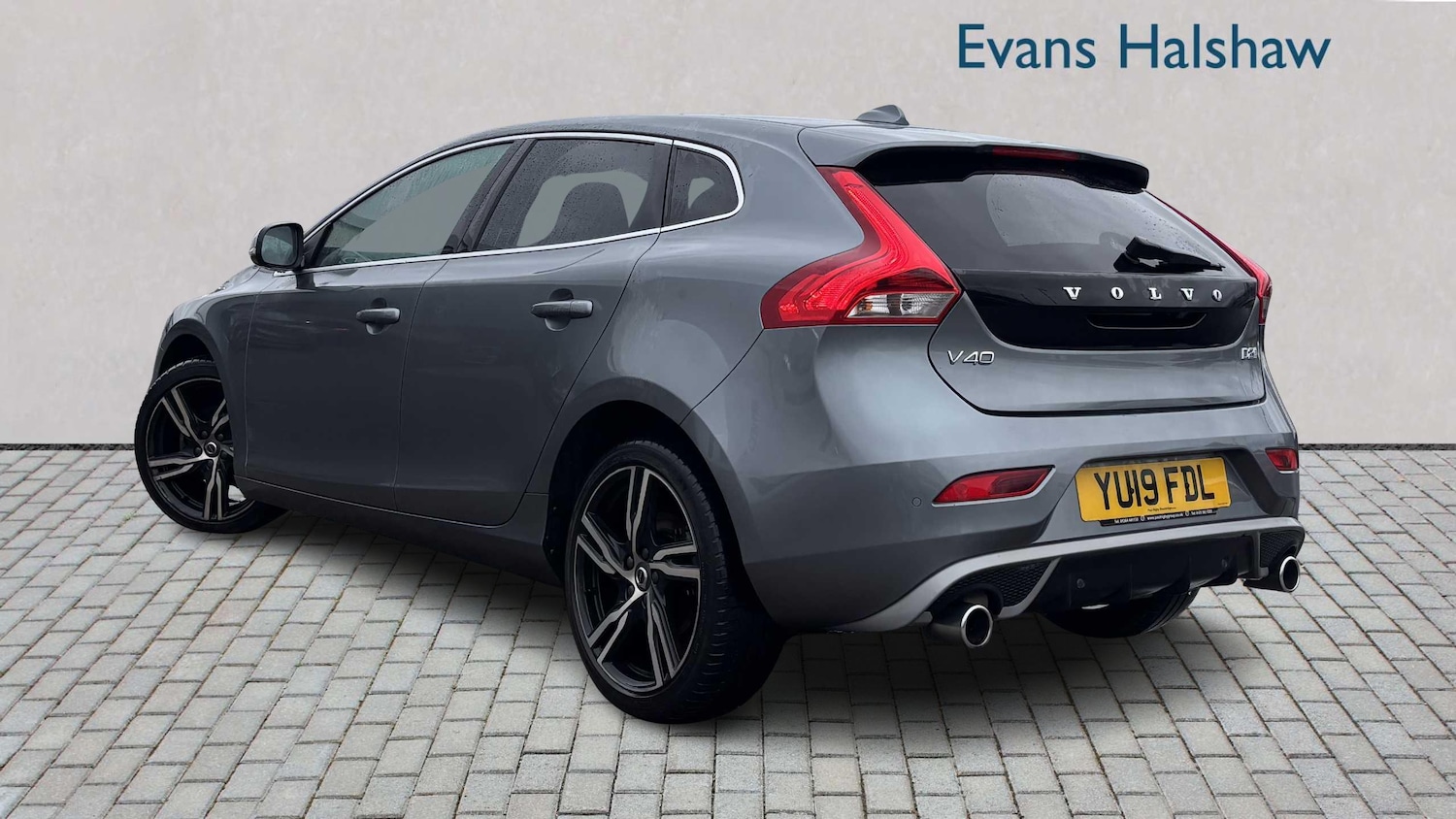 Used Volvo V40 2019 for sale - 76789426: Photo 2