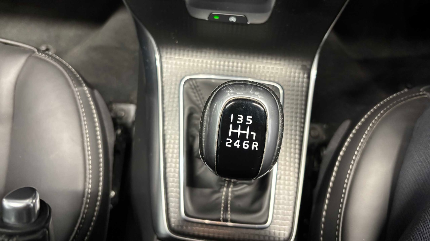 Used Volvo V40 2019 for sale - 76789426: Photo 21