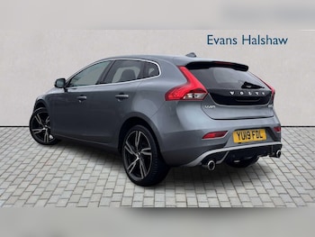 Used Volvo V40 2019 for sale - 76789426: Photo