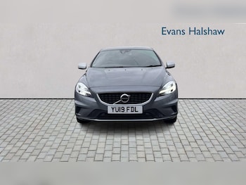 Used Volvo V40 2019 for sale - 76789426: Photo