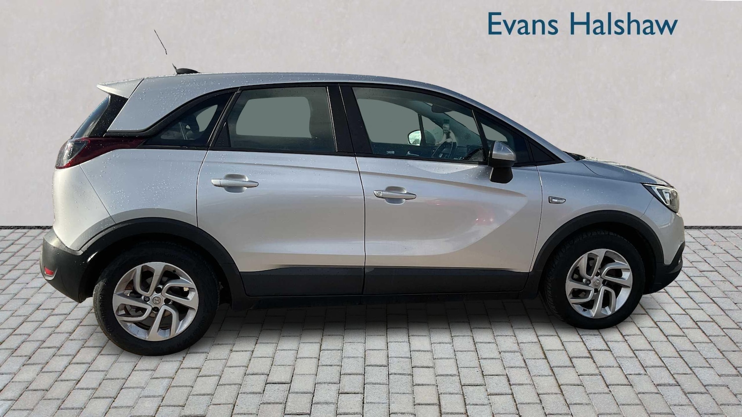 Used Vauxhall Crossland X 2017 for sale - 76390705: Photo 2