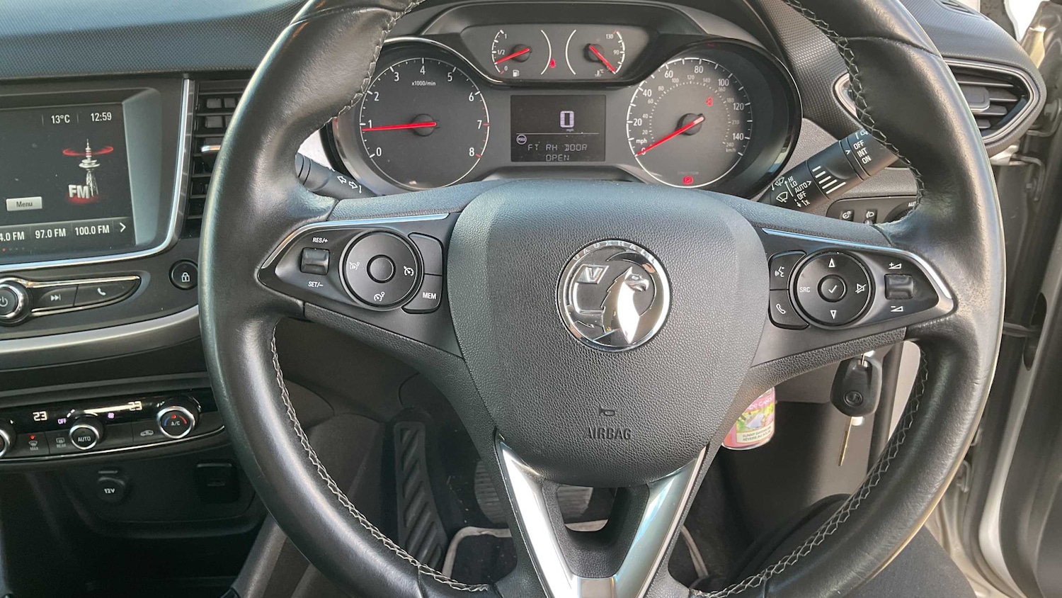 Used Vauxhall Crossland X 2017 for sale - 76390705: Photo 6