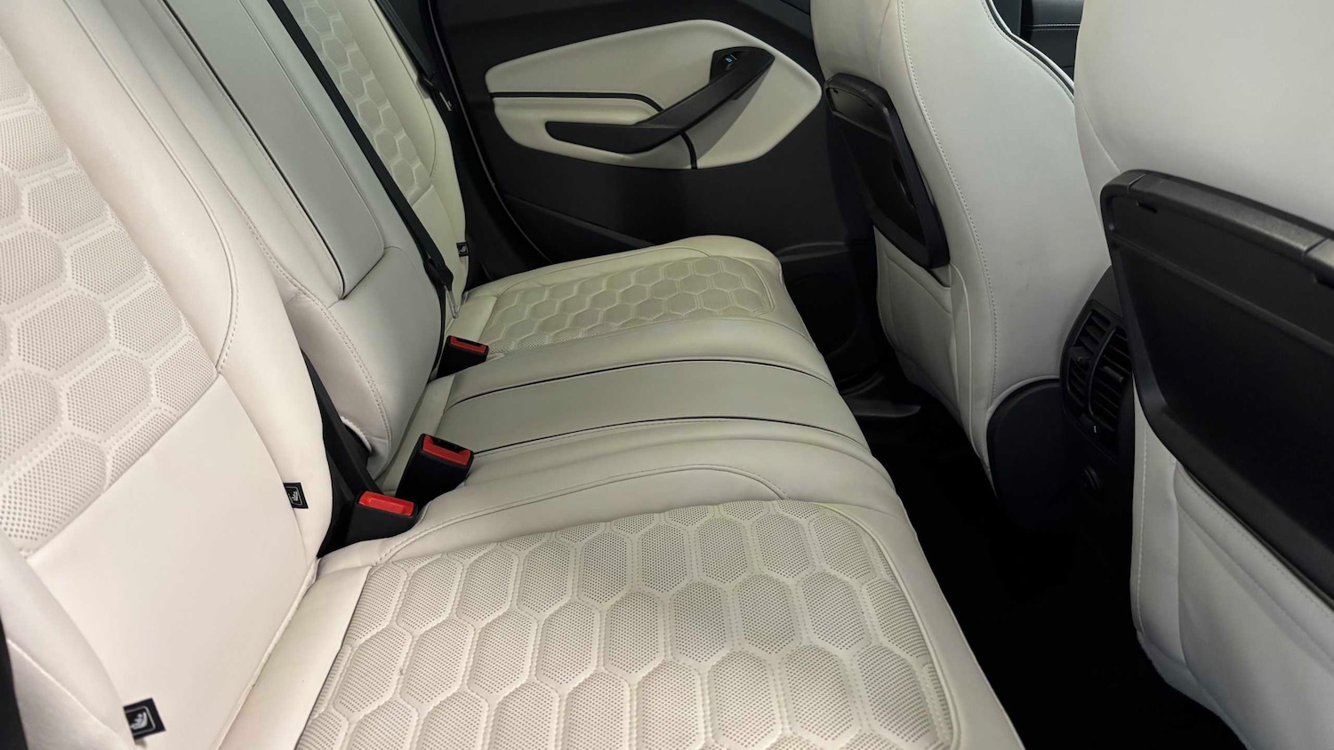 Used Ford Kuga 2018 for sale - 76262506: Photo 27