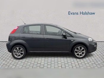 Used Fiat Punto 2017 for sale - 77294160: Photo