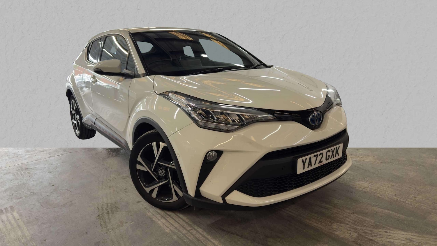 Used Toyota C-HR 2023 for sale - 76286439: Photo 1