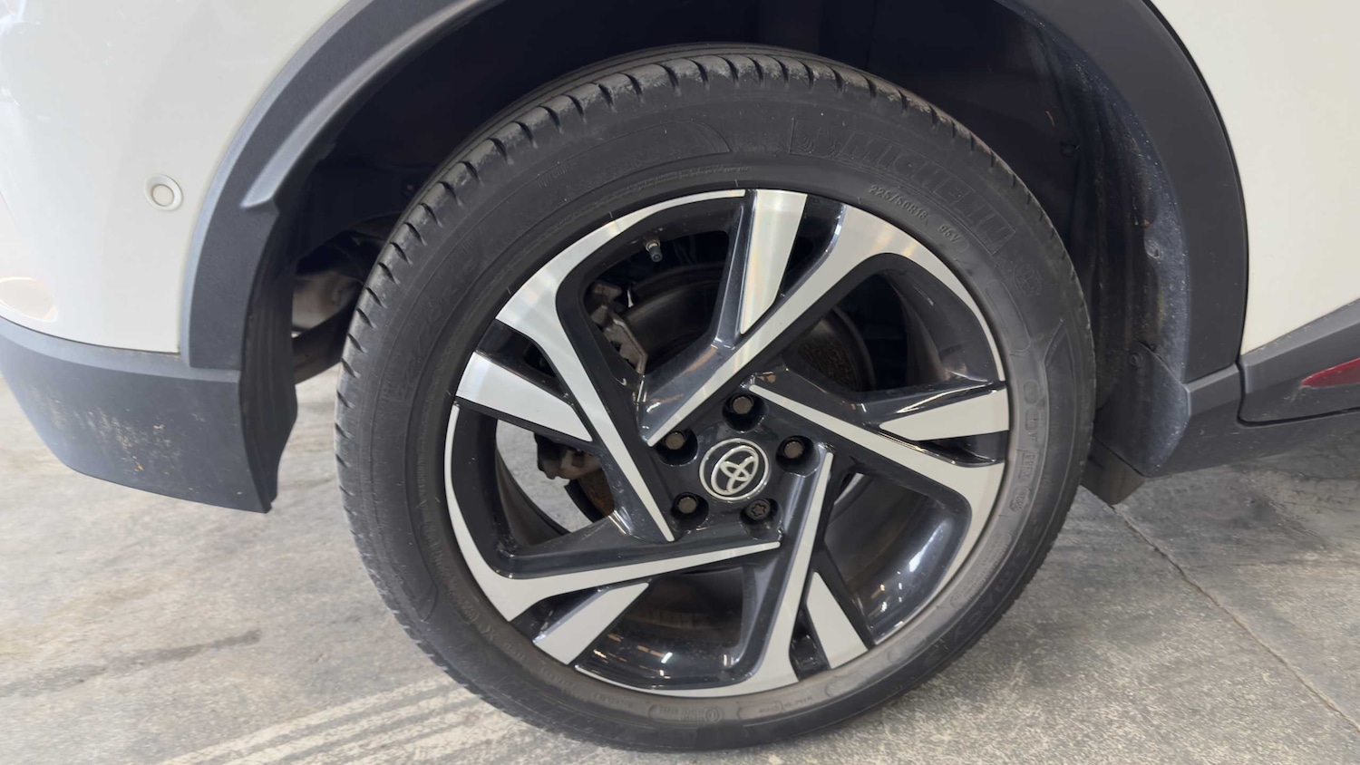 Used Toyota C-HR 2023 for sale - 76286439: Photo 16