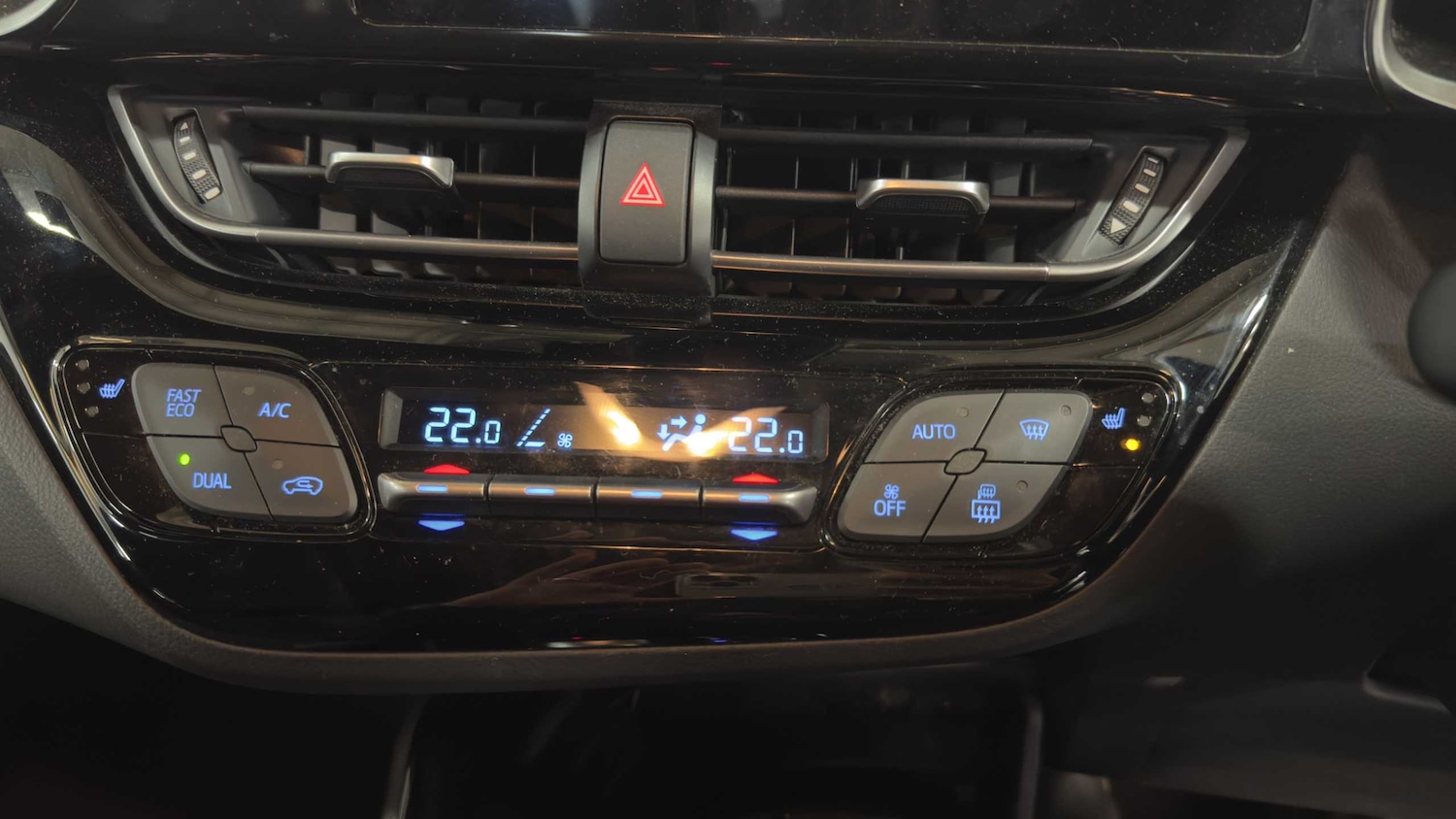 Used Toyota C-HR 2023 for sale - 76286439: Photo 28