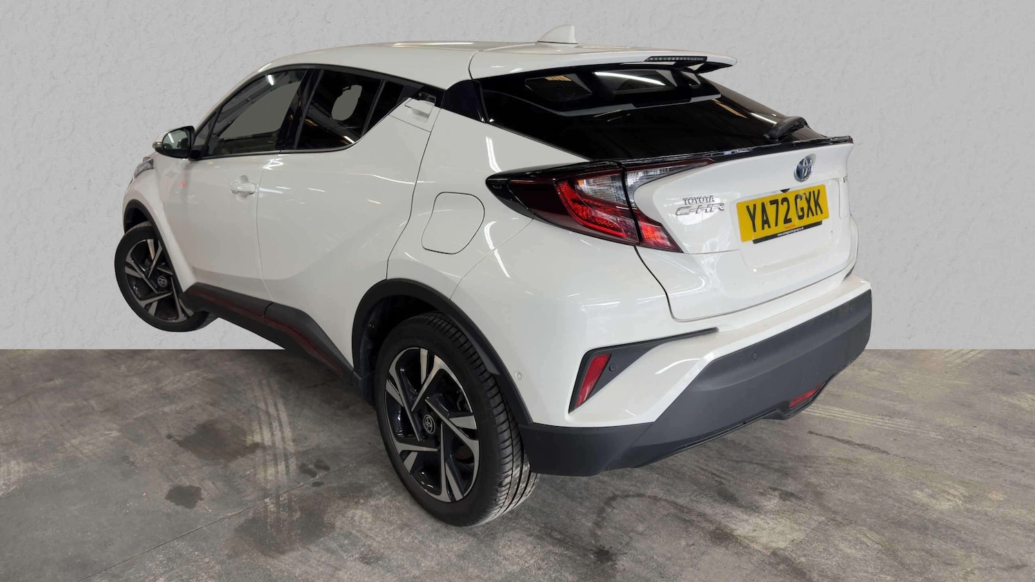Used Toyota C-HR 2023 for sale - 76286439: Photo 3