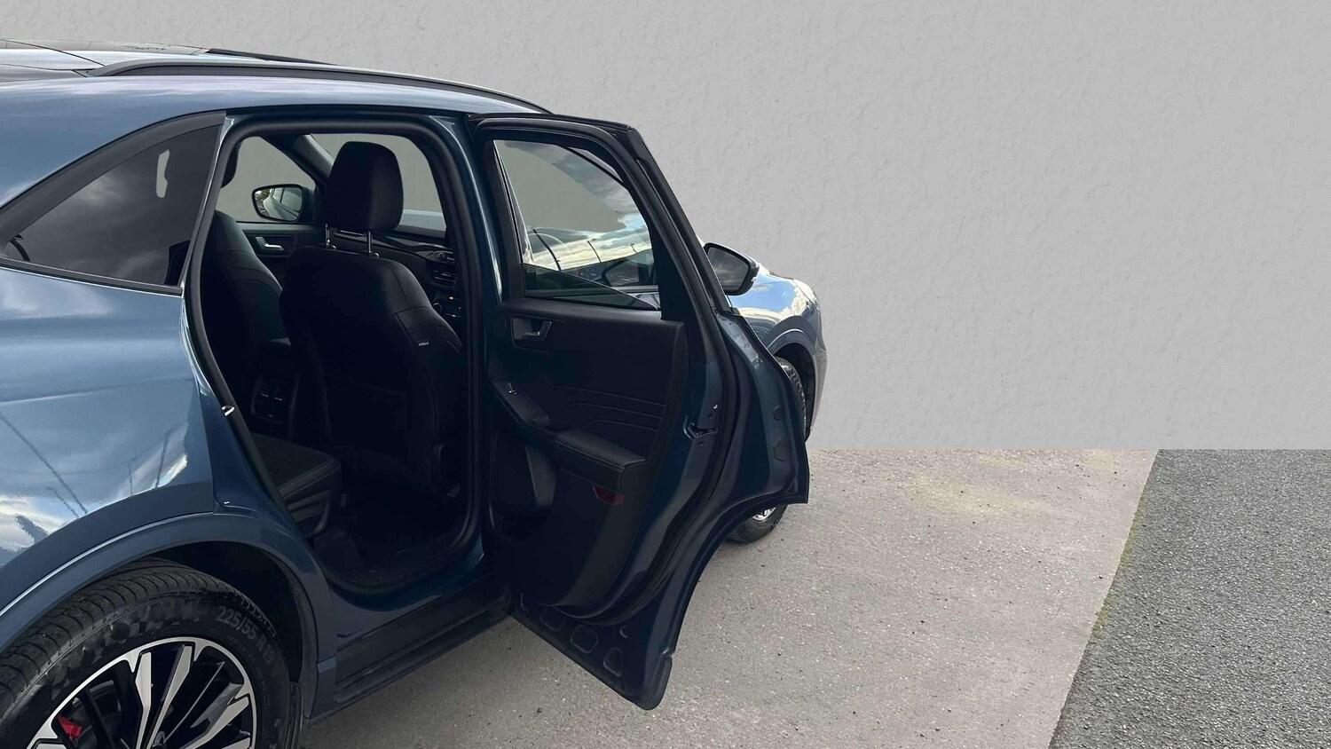 Used Ford Kuga 2023 for sale - 75845469: Photo 13