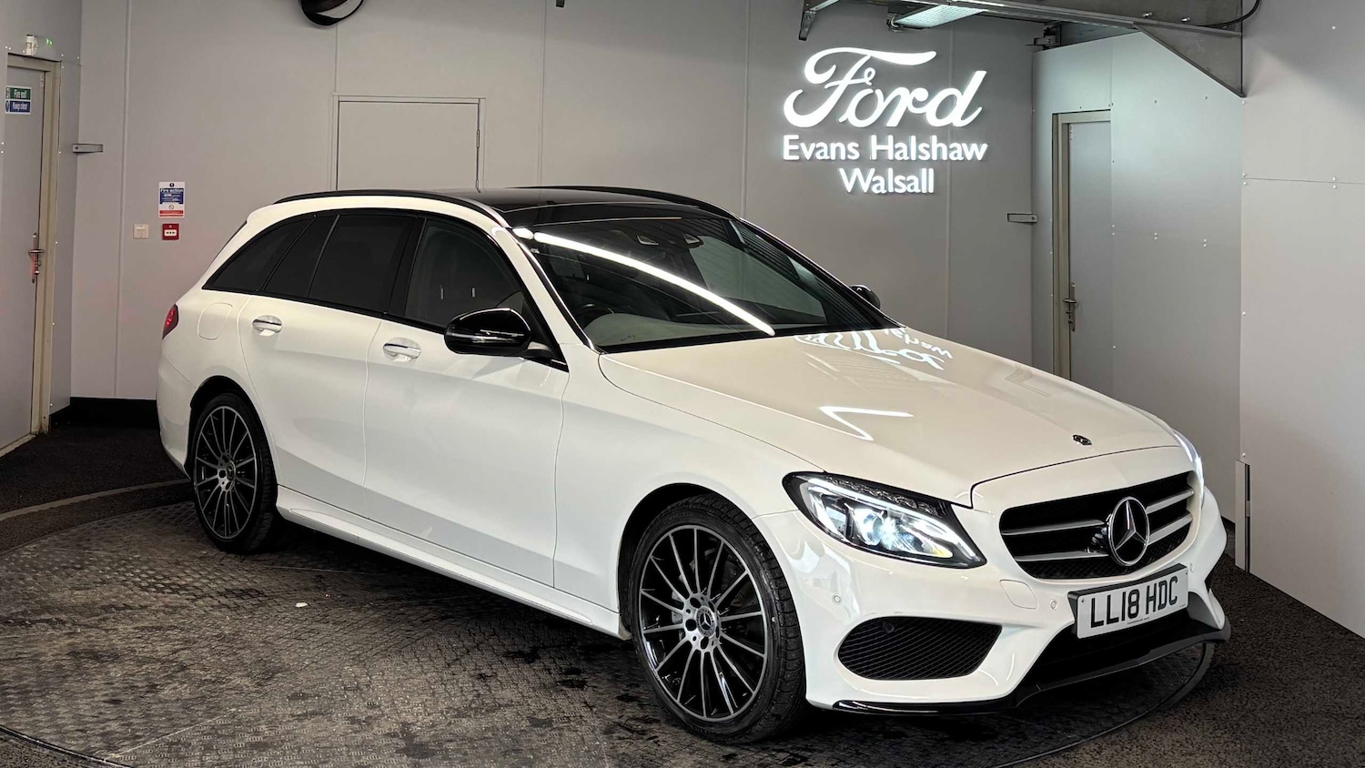 Used Mercedes-Benz C Class 2018 for sale - 77795600: Photo 1