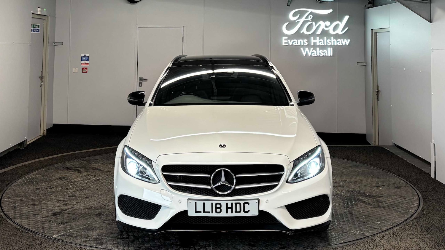 Used Mercedes-Benz C Class 2018 for sale - 77795600: Photo 2